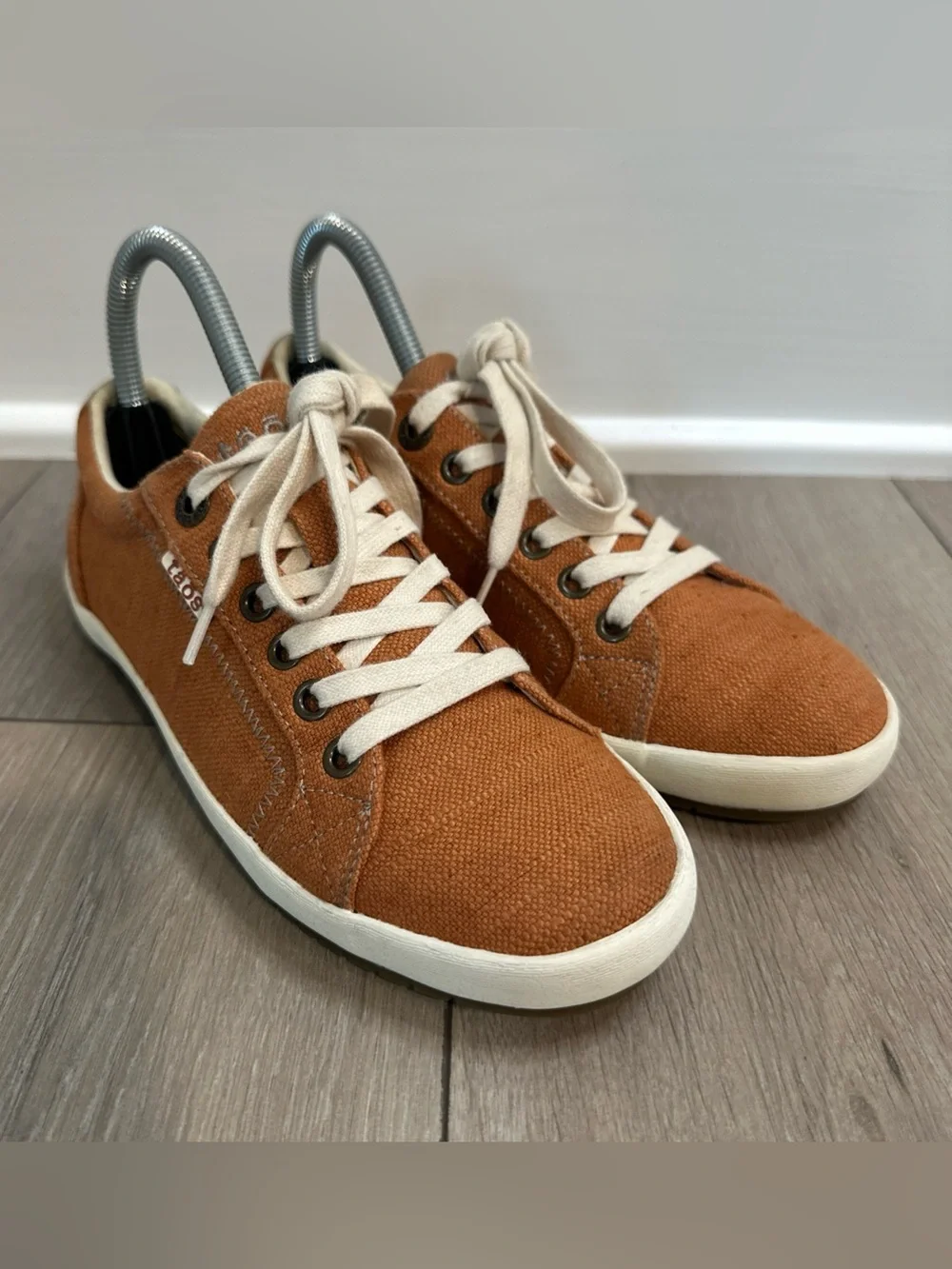 Taos Womens Size 6 Star Adobe Hemp Burnt Orange Sneakers Lace Up Autumn